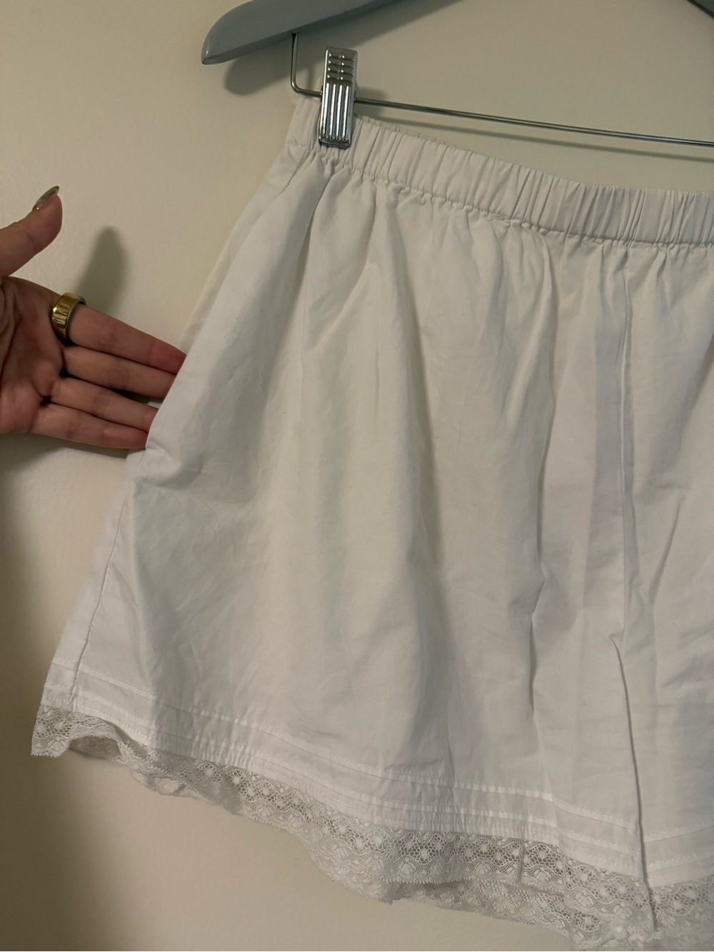 Aritzia Wilfred Rylance Poplin Shorts - white, sz M - Picture 2 of 8